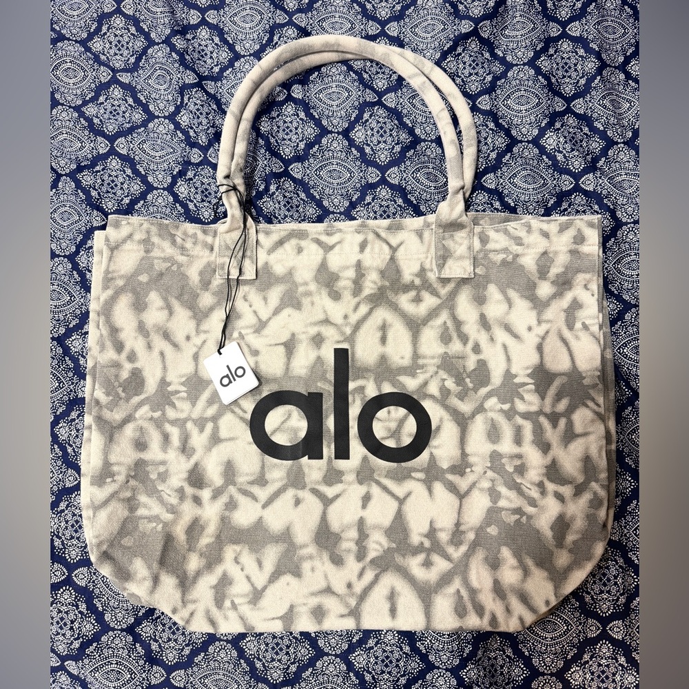 ALO Yoga Tie Dye Tote Bag (Authentic)